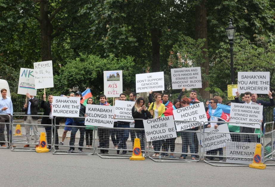 Une manifestation de protestation a été organisée à Londres à l'occasion de la visite attendue du «dirigeant» d'un soi-disant régime séparatiste dans cette ville VIDEO