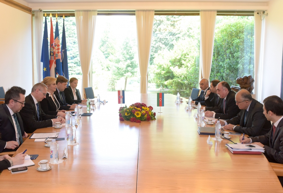 Aserbaidschanischer Außenminister trifft sich mit der kroatischen Präsidentin