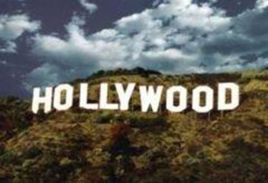 В Лос-Анджелесе на склоне горы появилась знаменитая надпись «Hollywood»