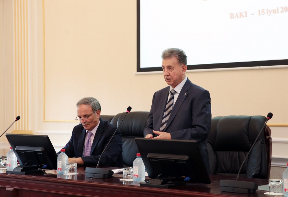 Акиф Ализаде: Академия высоко ценит деятельность отечественной печати