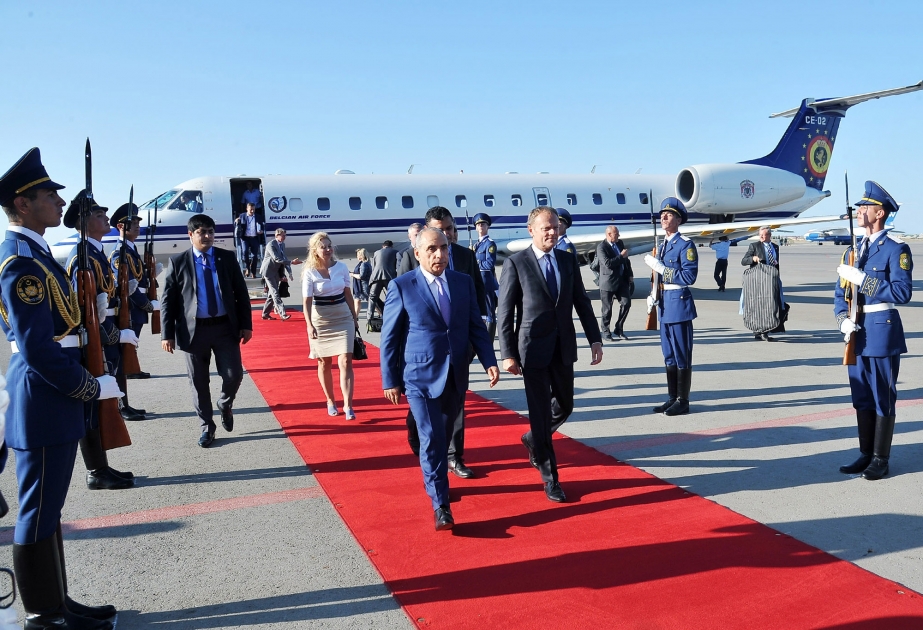 Präsident des Rates der Europäischen Union Donald Tusk ist zu einem offiziellen Besuch in Aserbaidschan angekommen