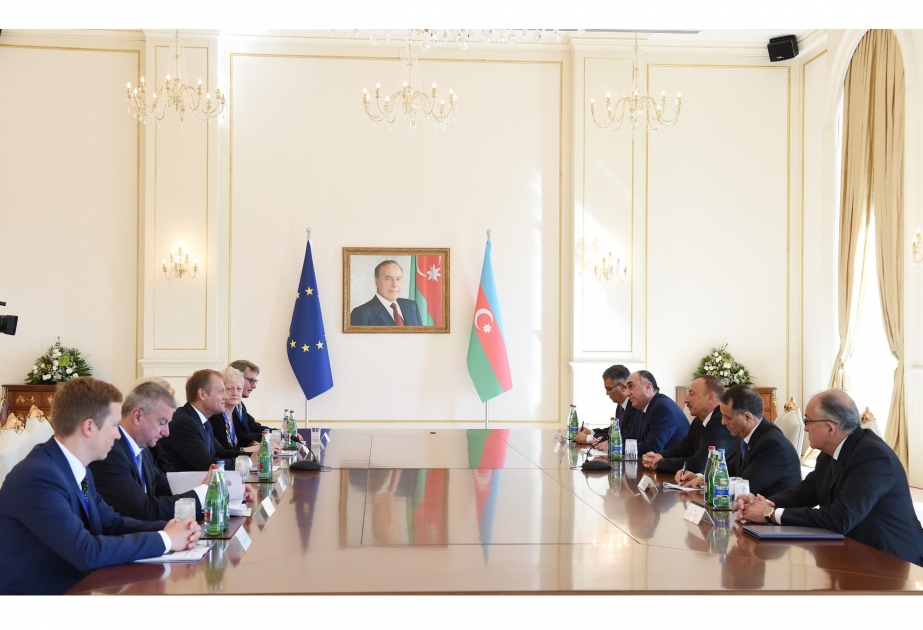 Treffen des Präsidenten von Aserbaidschan Ilham Aliyev und Präsidenten des Rates der Europäischen Union Donald Tusk in einem erweiterten Format VIDEO