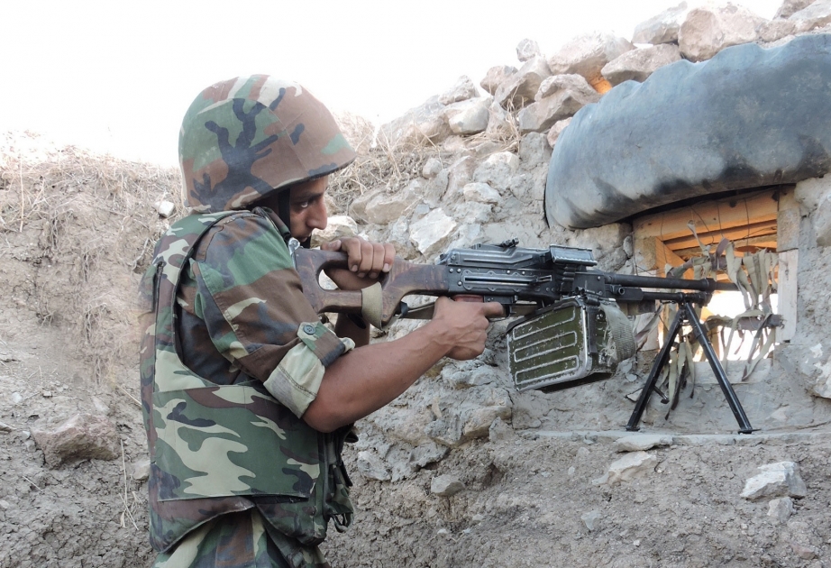 阿塞拜疆武装力量阵地遭到亚美尼亚武装部队分队的扫射