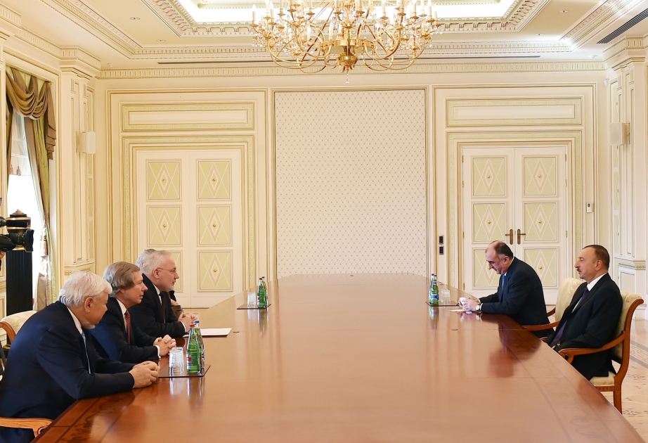 阿塞拜疆总统伊利哈姆•阿利耶夫会见欧安组织明斯克小组联合主席