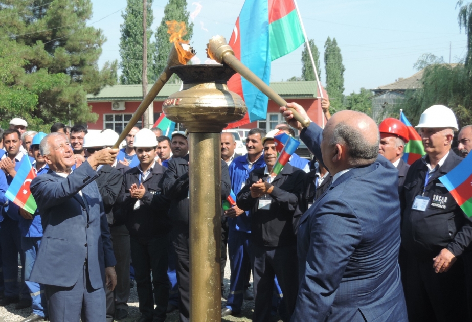 Xaçmaz rayonunun Manafoba kəndinə ilk dəfə təbii qaz verilib VİDEO