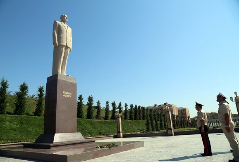 Müdafiə naziri Hərbi Dəniz Qüvvələrinin döyüşə hazırlıq səviyyəsini yoxlayıb