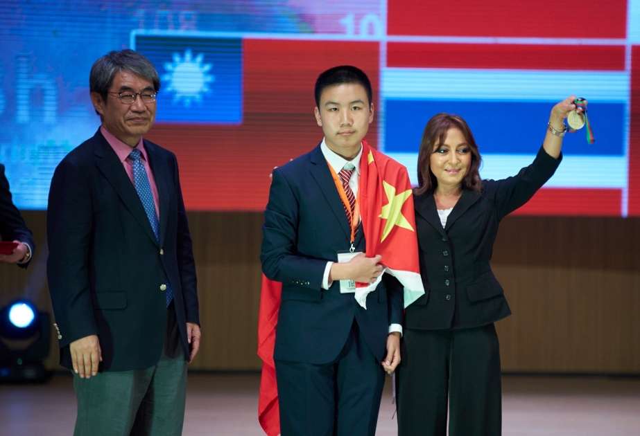 Gənc kimyaçıların ümumdünya bilik yarışı başa çatdı Nərgiz Paşayeva: Əgər elmi potensial yoxdursa, təbii, milli sərvətləri heç vaxt milli nailiyyətlərə çevirmək mümkün olmayacaq