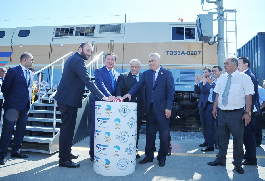 Le train Nomand ekspress, premier conteneur test, est arrivé à Bakou VIDEO