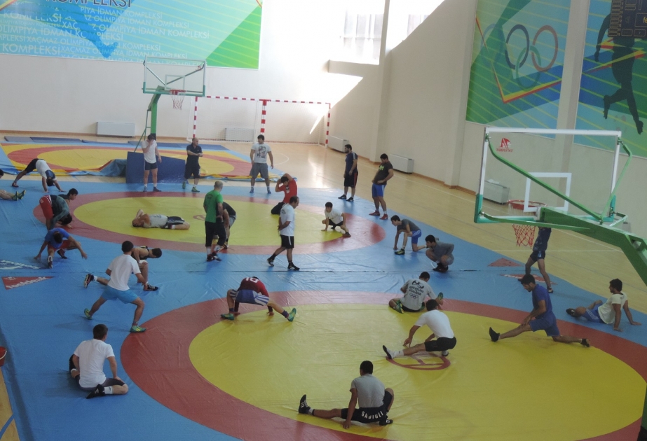 Aserbaidschan schickt 8 Athleten zur Weltmeisterschaft im Freistilringen in Brasilien VIDEO