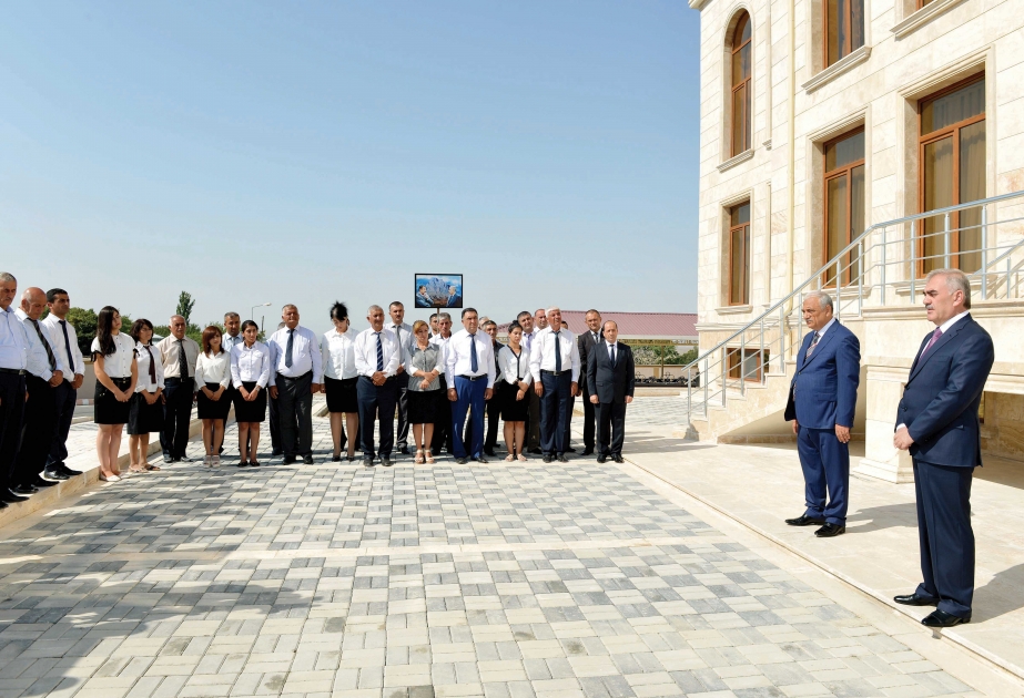 Kəngərli rayonunun Qıvraq qəsəbəsində yeni Ticarət-İaşə və Bazar Kompleksi istifadəyə verilib