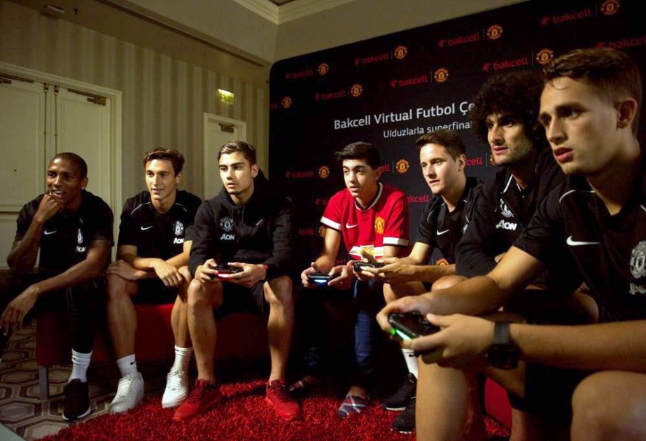 “Virtual Futbol Çempionatı”nın qalibi “Mançester Yunayted”in oyunçuları ilə görüşüb