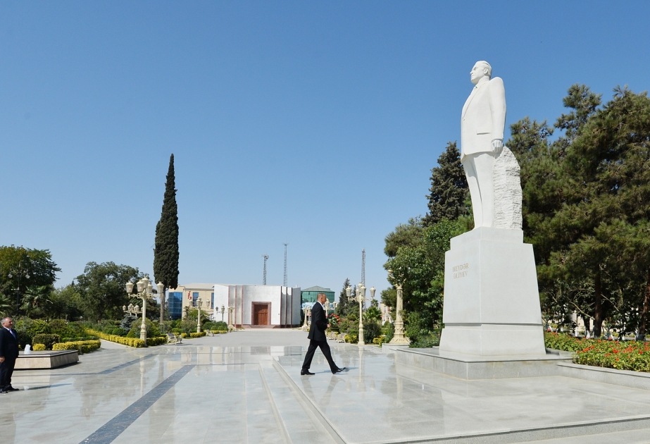 President Ilham Aliyev visited a statue of national leader Heydar Aliyev in Jalilabad VIDEO