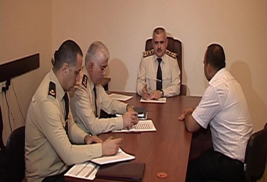 Начальник Государственной службы по мобилизации и призыву на военную службу принял в Газахе граждан