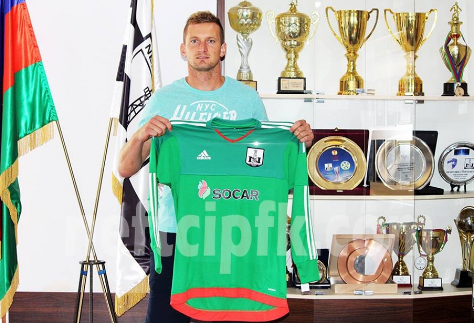 Neftchi FC sign Slovakian goalkeeper