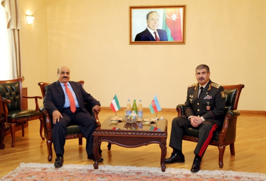 Les perspectives de la coopération militaire entre les Forces armées d'Azerbaïdjan et du Koweït ont été examinées