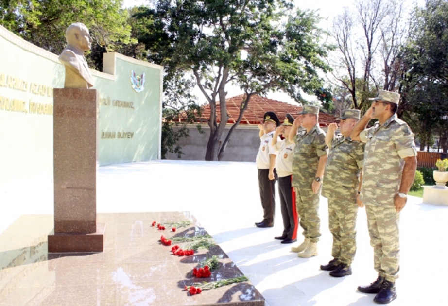 Silahlı Qüvvələrin şəxsi heyətlə iş üzrə zabitlərinin xidməti müşavirəsi keçirilib
