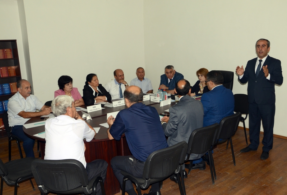 Seçki hüququ üzrə ixtisaslaşdırılmış kurslarda iştirakçıları maraqlandıran məsələlərə aydınlıq gətirilib
