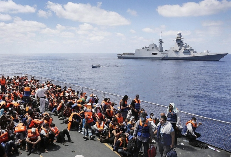 На берегах Ливии, корабль Шведских ВМС спас 439 человек