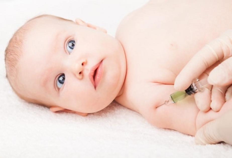 Säuglinge sollen zukünftig drei statt bisher vier Impfstoffdosen erhalten