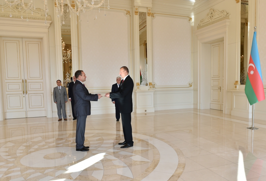 Le président de la République a reçu les lettres de créance du nouvel ambassadeur letton VIDEO