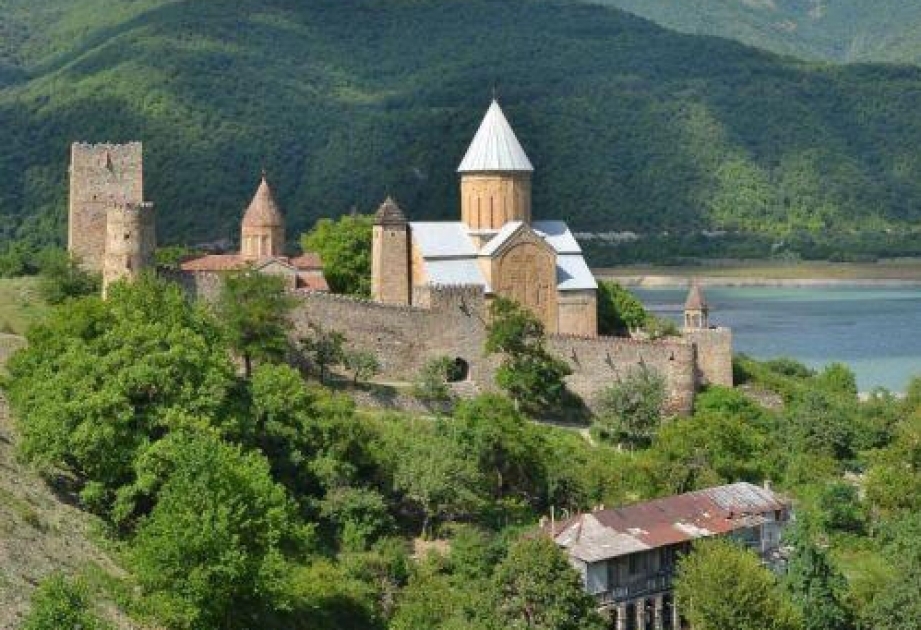Səkkiz ayda Gürcüstana 931 min Azərbaycan vətəndaşı səfər edib