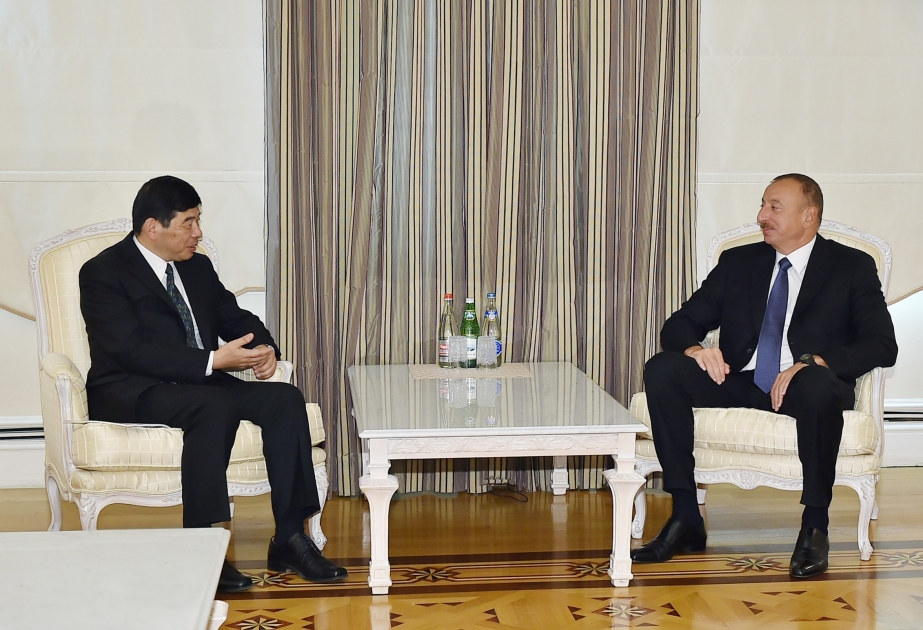 Aserbaidschans Präsident Ilham Aliyev hat den Generalsekretär der Weltzollorganisation empfangen VIDEO