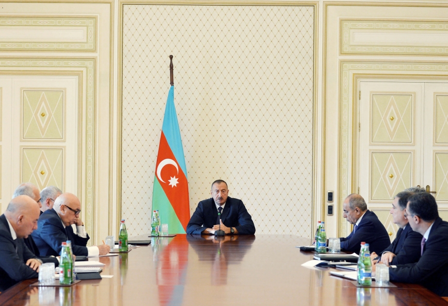 President Ilham Aliyev chaired a meeting on economic issues and preparation of the State Budget for 2016 VIDEO