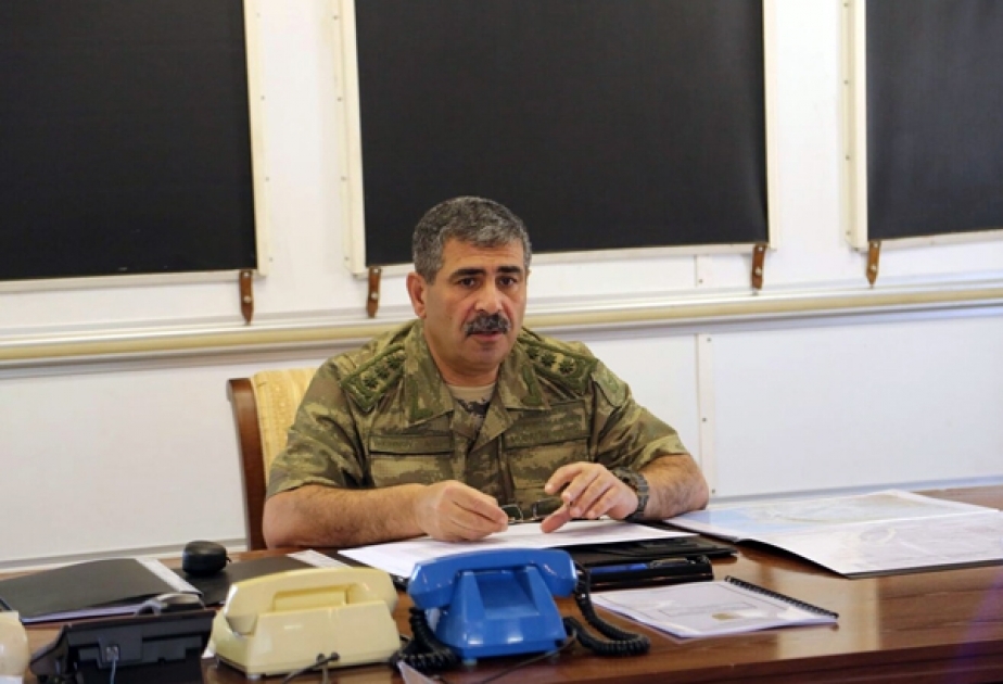 Müdafiə nazirinin rəhbərliyi ilə səhra şəraitində müşavirə keçirilib