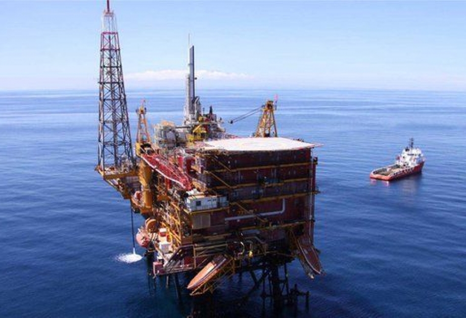 Oil sector 'has lost 65,000 jobs'