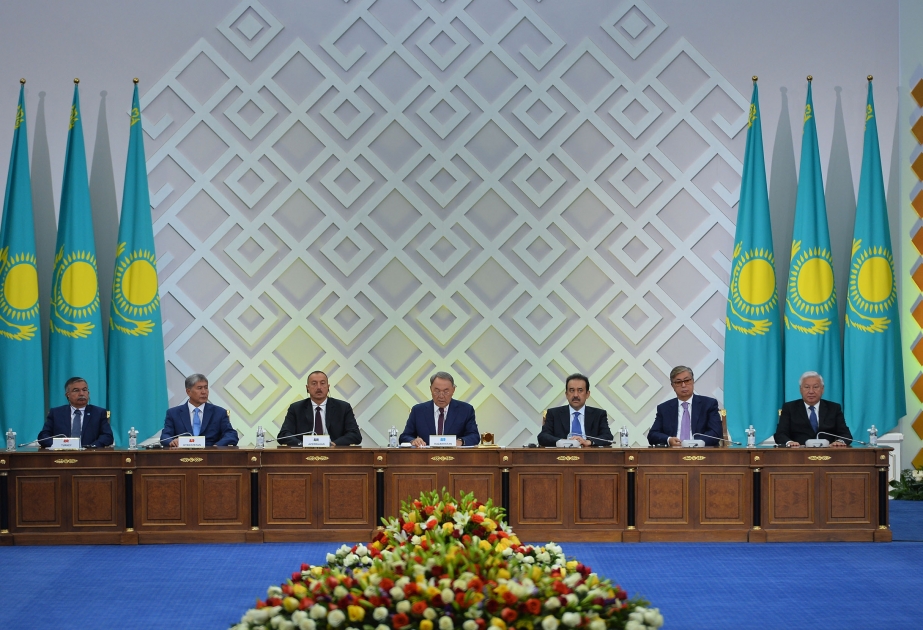 Aserbaidschans Präsident Ilham Aliyev wohnt der Zeremonie zum 550. Jahrestag des kasachischen Khanats in Astana bei VIDEO