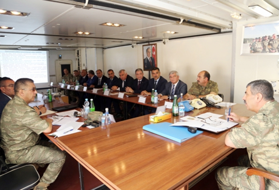 Cəbhəboyu zonada yerləşən rayonların icra hakimiyyətlərinin başçıları ilə birgə müşavirə keçirilib
