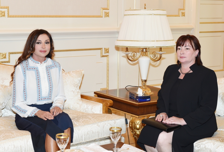 Entretien des premières dames azerbaïdjanaise et tchèque