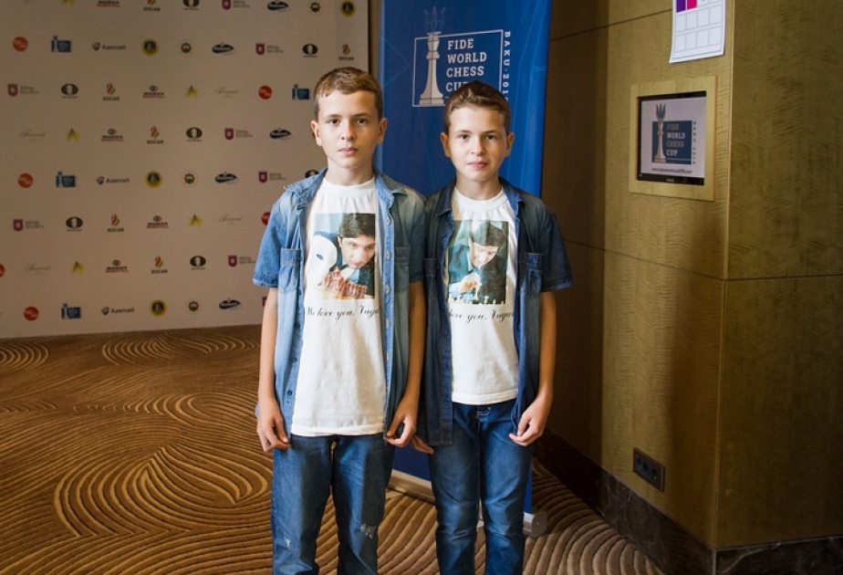 11-летние братья-близнецы празднуют успех в Баку