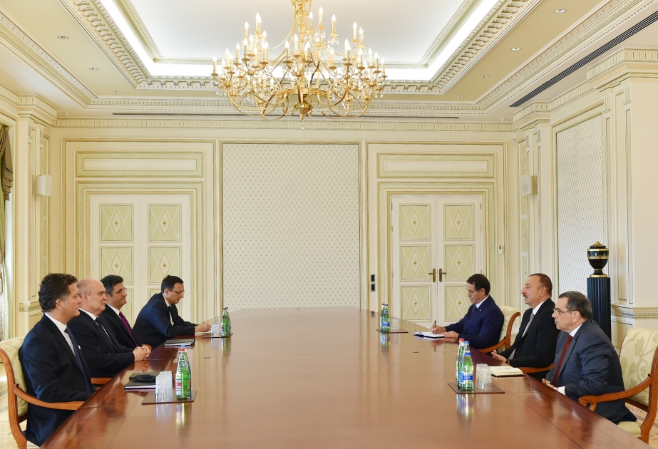 阿塞拜疆总统接见以土耳其外长为首的代表团