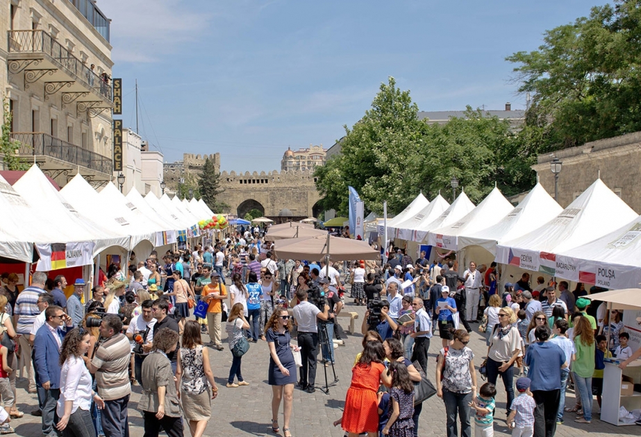 EU invites Baku residents to join "EuroVillage"