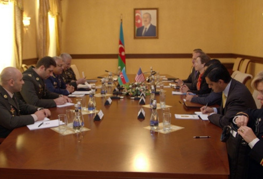 Aserbaidschan und Vereinigte Staaten diskutieren die Zusammenarbeit im Sicherheits- und Verteidigungsbereich