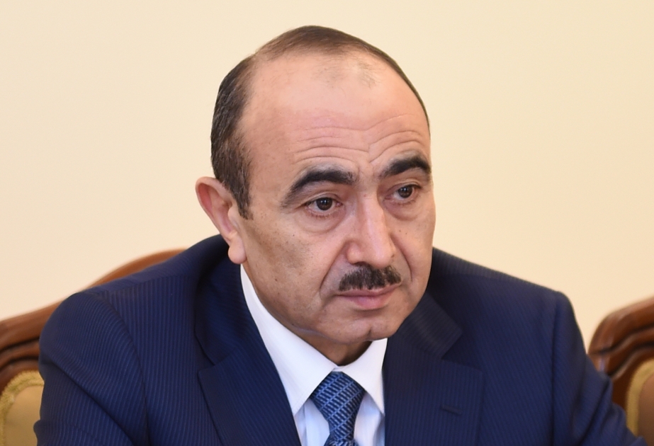 Əli Həsənov: Son günlər bəzi xarici KİV əməkdaşlarının saxlanması onları öz fəaliyyətlərini Azərbaycan qanunlarına uyğun qurmağa dəvət etmək məqsədi daşıyır