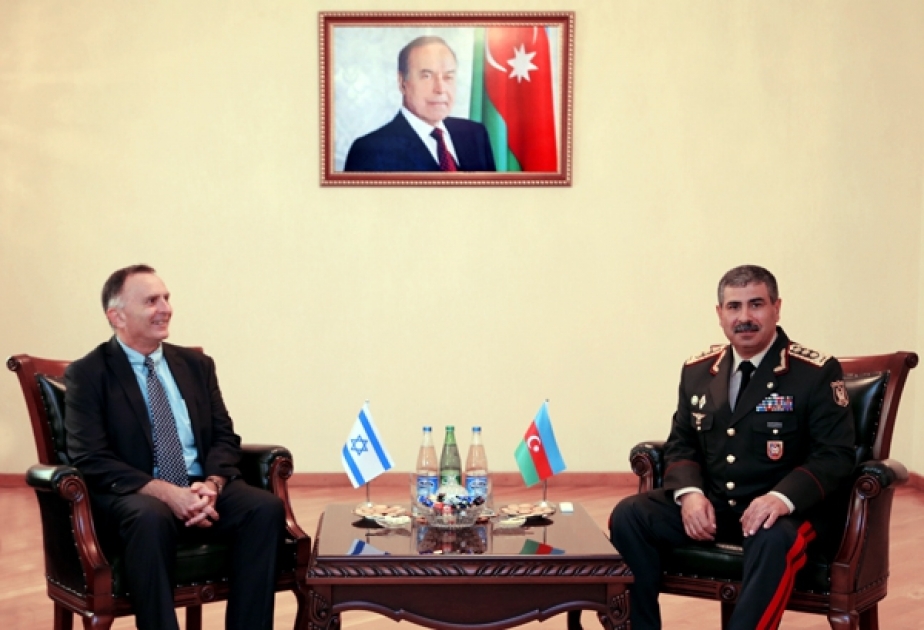 Azərbaycanın müdafiə naziri İsrailin ölkəmizdəki səfiri ilə görüşüb