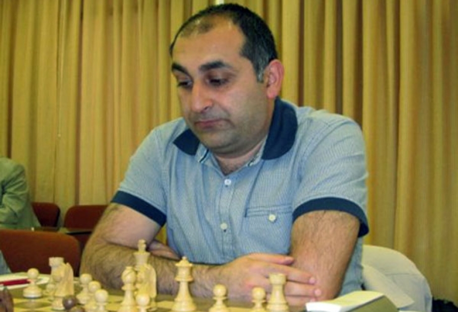 Азербайджанский гроссмейстер по-прежнему лидирует в международном турнире