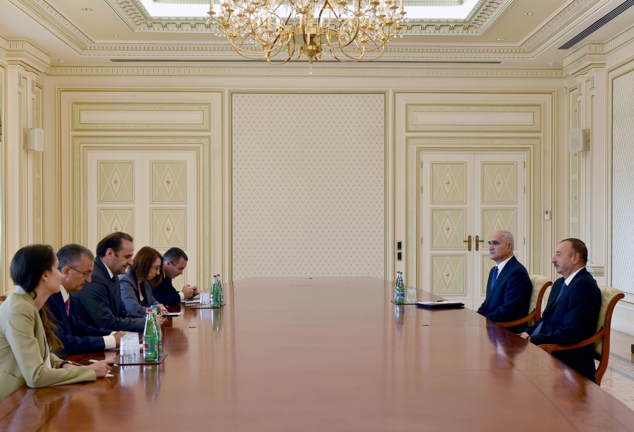 Le président Ilham Aliyev s'est entretenu avec la délégation conduite par le vice-Premier ministre serbe VIDEO