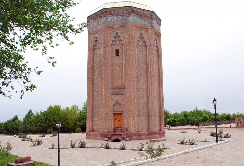 Qədim Naxçıvanın tarixi abidələrində iz qoyan xəttatlıq sənəti