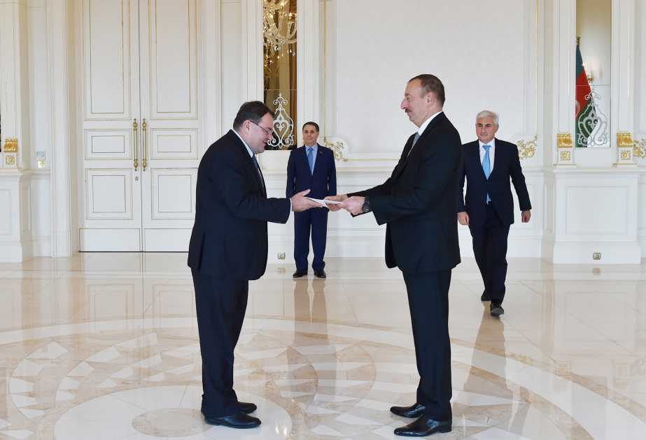 President Ilham Aliyev received the credentials of the newly-appointed Hungarian Ambassador VIDEO