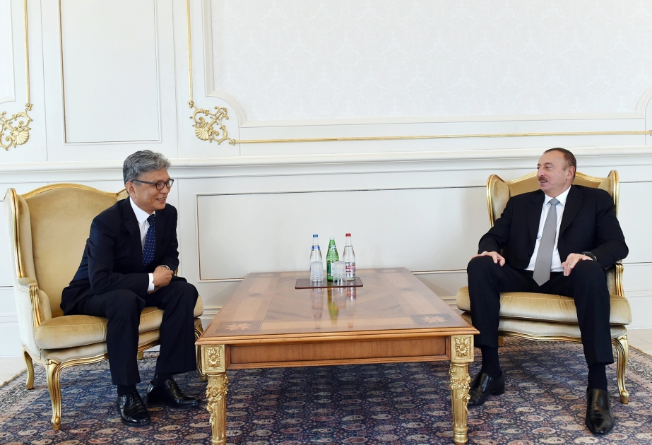 阿塞拜疆总统伊利哈姆•阿利耶夫接见结束外交任期的韩国驻阿塞拜疆大使