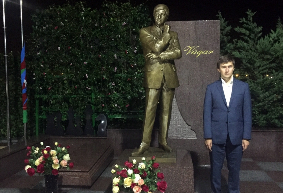 2015年国际象棋世界杯赛冠军谢尔盖•卡里亚金悼念乌加尔•加希莫夫