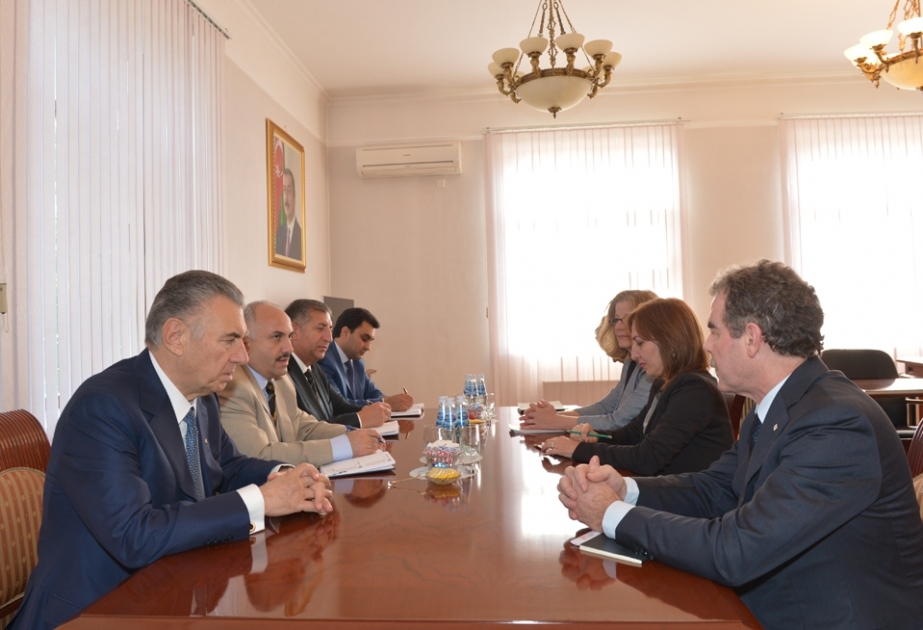 Dövlətqaçqınkomda Beynəlxalq Qızıl Xaç Komitəsinin Avropa və Mərkəzi Asiya regionu üzrə direktoru ilə görüş keçirilib