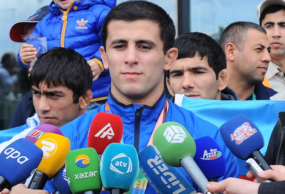 Güləşçi Rafiq Hüseynov: Azərbaycan komandası özünü layiqincə göstərdi və yeni zirvələrə ucaldı