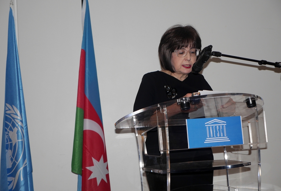 Présentation du patrimoine culturel d'Azerbaïdjan au siège de l'UNESCO