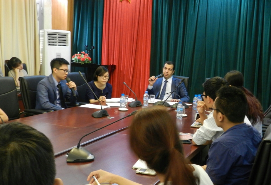 Azerbaijani Ambassador gives lecture at Vietnam University of Social Sciences and Humanities