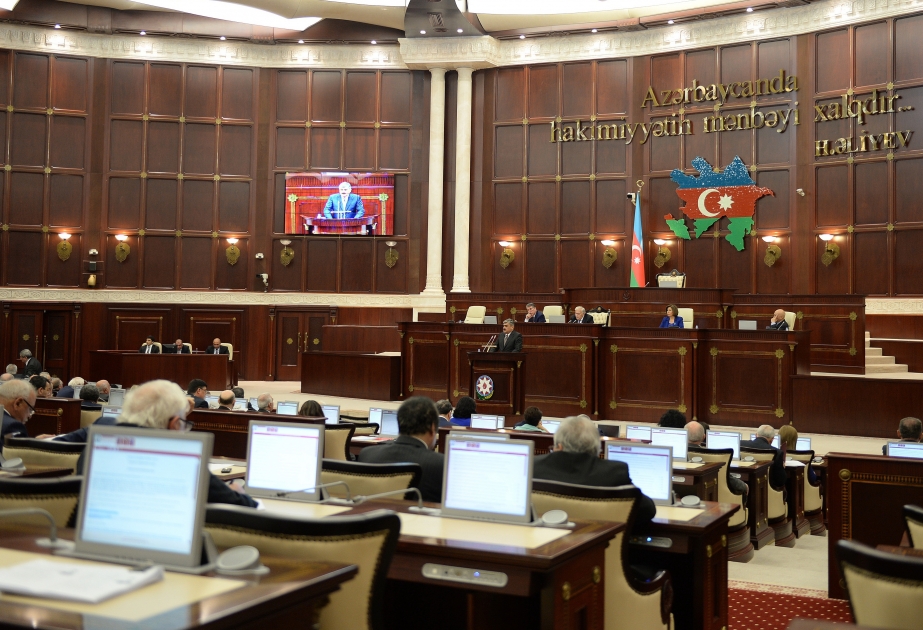 Draft law on Azerbaijan`s 2016 State Budget adopted