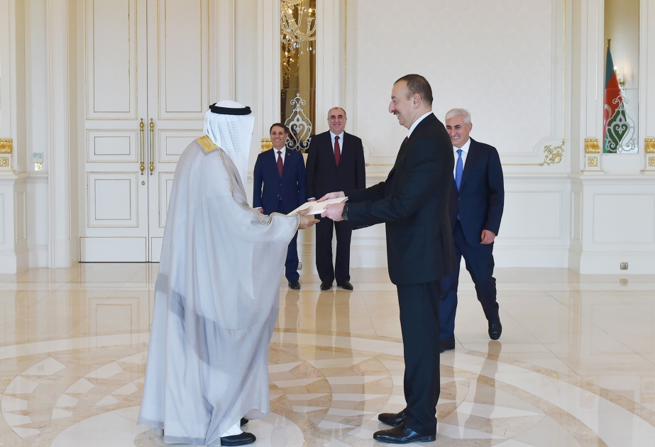 Neuer Botschafter der Vereinigten Arabischen Emirate überreicht an den Aserbaidschans Präsident Ilham Aliyev sein Beglaubigungsschreiben VIDEO